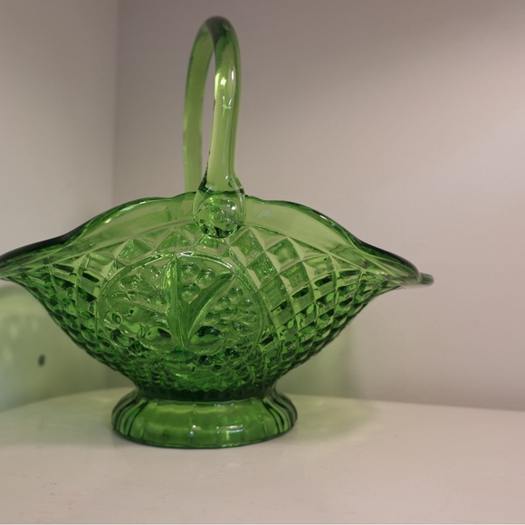 Elegant Green Glass Basket Vintage glass farmhouse MCM fruit basket home decor - Picture 5 of 5